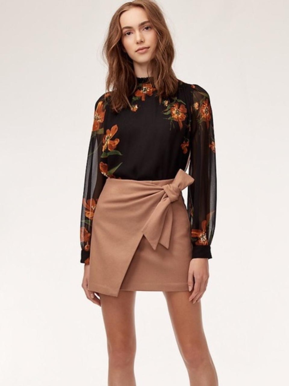 Aritzia Wilfred Women’s Beige Mini Wrap Skirt